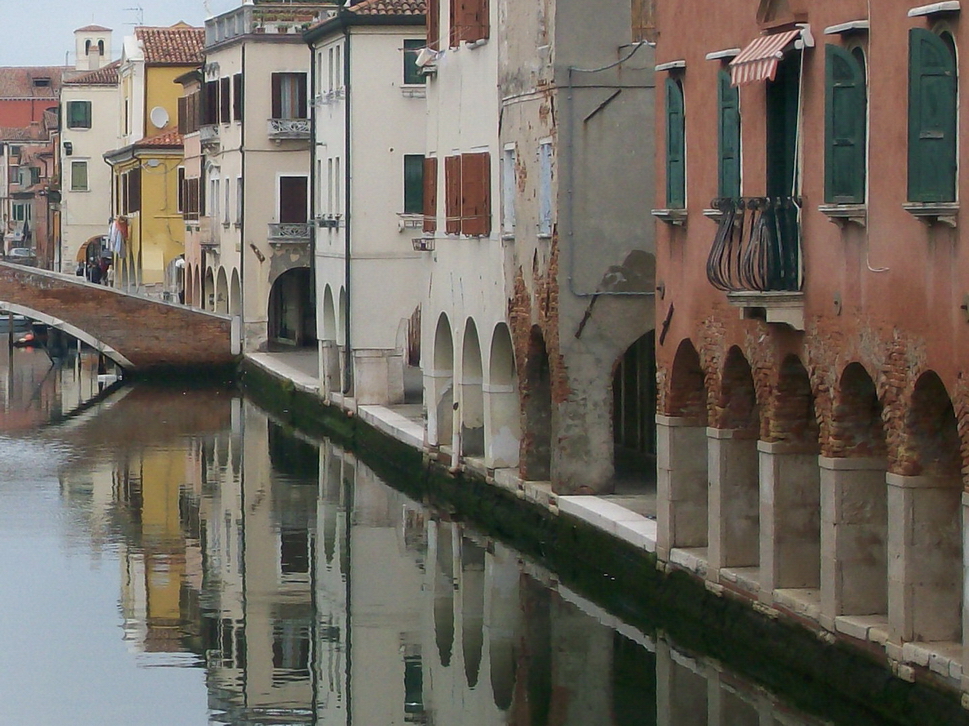 27 Chioggia.jpg - Chioggia (Ve), il portico sul Canal Vena